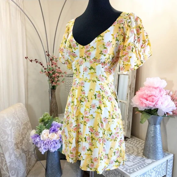 🍒NWOT🍒 FOR LOVE & LEMONS MINI DRESS XS - Picture 1 of 9